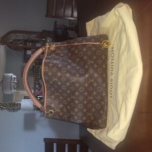 Louis Vuitton Artsy MM
